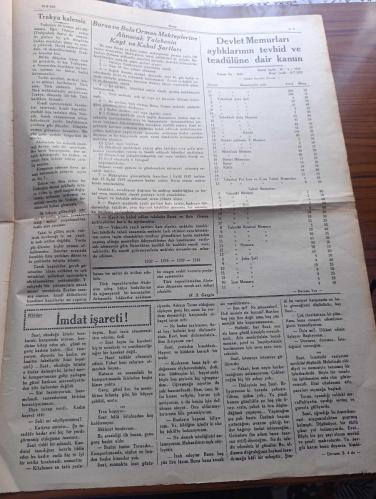 Bursa Gazetesi - Turkish Newspaper - 30 Ağustos 1939 - 30 Ağustos Bayramı bugün büyük zaferimizin 17 inci yıldönümünü kutluyoruz - büyük zaferimizin 3 büyük siması başkumandan Atatürk Milli Şef İsmet İnönü ve Mareşal Fevzi Çakmak Fotoğrafı - Bursa valisi Refik Koraltan'ın tetkikleri - Refik Koraltan Bursa Cumhuriyet idaresinin imar ve kalkınma programından en kısa zamanda en geniş manada müstefik olacaktır - Zafer Bayramı programı - 30 Ağustos Zafer Bayramı'nın 17 inci yıldönümü bu sene de bütün yurt içinde en geniş surette kutlanacaktır - Bursa'da Zafer Bayramı kutlaması tümen komutanlık dairesinde Ordu adına saat 9'dan 10.15'e kadar kabul resmi yapılacaktır - saat 10.00'da törene katılacak kıtaat okullar teşekküller yerlerini almış olacaktır  - saat 10.30'da verilecek birinci ( Ti ) işareti ile okullar teşekküller hazırol vaziyetine girecek ve komutan tarafından teftiş edilecektir - İstiklal Marşı ardından Ordu ve Hava kurumu çelenkleri Atatürk anıtına konacaktır - 30 Ağustos 1922