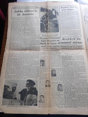 Vatan Gazetesi - Turkish Newspaper - 10 İkinciteşrin (Kasım ) 1941 - Atatürk'ün manevi huzurunda yazan Ahmet Emin Yalman Başmakale - Ata'nın 3 üncü yıldönümü - İsmet İnönü'nün milleti beyannamesi - Atatürk için yazılan şiir yazan Behçet Kemal Çağlar - büyük Atatürk'ün hayatının tarihi - hayatta en büyük mürşit ilimdir Kemal Atatürk - 19 Mayıs 1919 Atatürk o gün askerlik hayatı ile sivil hayatı birleştirdi fotoğraf - Afyon taarruzu 1922 - Atatürk'ün edebiyata karşı ilk hevesi - Atatürk'ün harbiye mektebine giriş ve ilk siyasi faaliyeti - Atatürk'ün yakınlarından hatıralar Sabiha Gökçen ile bir konuşma yazan Ahmet Emin Yalman - Sabiha Gökçen gökleri kollayan bir erkek arkadaşıyla beraber Fotoğrafı - Atatürk'ün manevi mirası - Atatürk gençliği arasında toplayan Neriman Hikmet - Galatasaray dokuzdan 215 Alpaslan Öktener'in Atatürk hakkında düşünceleri - Atatürk öleli üç sene oluyor yazan René Houille - Atatürk ve Spor yazan Cevat Abbas Gürer - Atatürk florya'da denizde - 10 Kasım 1938