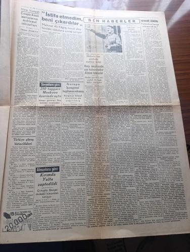 Vatan Gazetesi - Turkish Newspaper - 10 İkinciteşrin (Kasım ) 1941 - Atatürk'ün manevi huzurunda yazan Ahmet Emin Yalman Başmakale - Ata'nın 3 üncü yıldönümü - İsmet İnönü'nün milleti beyannamesi - Atatürk için yazılan şiir yazan Behçet Kemal Çağlar - büyük Atatürk'ün hayatının tarihi - hayatta en büyük mürşit ilimdir Kemal Atatürk - 19 Mayıs 1919 Atatürk o gün askerlik hayatı ile sivil hayatı birleştirdi fotoğraf - Afyon taarruzu 1922 - Atatürk'ün edebiyata karşı ilk hevesi - Atatürk'ün harbiye mektebine giriş ve ilk siyasi faaliyeti - Atatürk'ün yakınlarından hatıralar Sabiha Gökçen ile bir konuşma yazan Ahmet Emin Yalman - Sabiha Gökçen gökleri kollayan bir erkek arkadaşıyla beraber Fotoğrafı - Atatürk'ün manevi mirası - Atatürk gençliği arasında toplayan Neriman Hikmet - Galatasaray dokuzdan 215 Alpaslan Öktener'in Atatürk hakkında düşünceleri - Atatürk öleli üç sene oluyor yazan René Houille - Atatürk ve Spor yazan Cevat Abbas Gürer - Atatürk florya'da denizde - 10 Kasım 1938