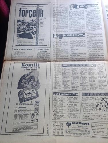Milliyet Gazetesi - Turkish Newspaper - 30 Ağustos 1964 - 30 Ağustos 1922 30 Ağustos 1964 ordumuz daima hazır fotoğraflar - bugün 30 Ağustos Zafer bayramıdır Türk ulusunun baştan başa şan ve şerefle dolu tarihinde mümtaz bir mevkii olan  zafer Bayramı bütün yurtta parlak törenlerle kutlanacaktır - Genelkurmay Başkanı Orgeneral Cevdet Sunay Dün Türk Silahlı kuvvetlerine bir mesaj yayınlamıştır  - gençlik İstanbul'da dün büyük bir miting yaptı Fotoğrafı - İzmir fuarında Rus Amerika İngiliz Çek ve Mısır pavyonu tahrip edildi - önceki gün Yunanistan elçiliği taşlayan 13 kişinin duruşmasına Dün başlandı - sirkeci'deki meserret tatlıcısı vitrinine Meserret'te amerikalılara ve köpeklere servis yapılamaz dövizi asıldı Fotoğrafı - Kıbrıs işinde asıl sorunlu Amerika'dır yazan Coşkun Kırca - Beatles New York'un altını üstüne getirdi - Akçasazın ağaları yazan Yaşar Kemal Yazı dizisi - Dormen tiyatrosu şahane züğürtler - ya Beşiktaş ya da Galatasaray spor yazarları kupası - 30 Ağustos 1922
