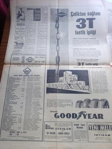 Milliyet Gazetesi - Turkish Newspaper - 30 Ağustos 1964 - 30 Ağustos 1922 30 Ağustos 1964 ordumuz daima hazır fotoğraflar - bugün 30 Ağustos Zafer bayramıdır Türk ulusunun baştan başa şan ve şerefle dolu tarihinde mümtaz bir mevkii olan  zafer Bayramı bütün yurtta parlak törenlerle kutlanacaktır - Genelkurmay Başkanı Orgeneral Cevdet Sunay Dün Türk Silahlı kuvvetlerine bir mesaj yayınlamıştır  - gençlik İstanbul'da dün büyük bir miting yaptı Fotoğrafı - İzmir fuarında Rus Amerika İngiliz Çek ve Mısır pavyonu tahrip edildi - önceki gün Yunanistan elçiliği taşlayan 13 kişinin duruşmasına Dün başlandı - sirkeci'deki meserret tatlıcısı vitrinine Meserret'te amerikalılara ve köpeklere servis yapılamaz dövizi asıldı Fotoğrafı - Kıbrıs işinde asıl sorunlu Amerika'dır yazan Coşkun Kırca - Beatles New York'un altını üstüne getirdi - Akçasazın ağaları yazan Yaşar Kemal Yazı dizisi - Dormen tiyatrosu şahane züğürtler - ya Beşiktaş ya da Galatasaray spor yazarları kupası - 30 Ağustos 1922