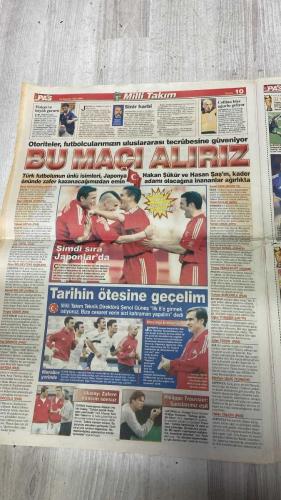 PAS SPOR GAZETESİ - 18 HAZİRAN 2002 - ORTEGA RÜYASI - DJALMINHA GOLÜ! - ELVEDA TATLI BELA - MURAT İMZALADI - REVİVO'DAN BOMBALAR - BEŞİKTAŞ SAVIO'YU KİRALAYOR - MAREK'TE DAMPİNG - ZİYA DOĞAN ANTALYA'DA! - DİYARBAKIR DÜNYA YILDIZLARINI İSTİYOR - A.GÜCÜ'NDE İMZA GÜNÜ! - YANAL: BENİM ALNIM AÇIK! - SAMSUN TRANSFERDE ATAĞA KALKIYOR!.. - ELAZIĞ'DA MUTLU SON - RAPAIC'E VİZE YOK - GİLBERTO HAREKATI - ERKEN START! - ÇALIŞAN KAZANIR - HIÇ BİR ŞEY GARANTİ DEĞİL!.. - MİLLİ TAKIM SİNİR HARBİ - COLLINA BİZE UĞURLU GELİYOR - ŞİMDİ SIRA JAPONLAR'DA - TARİHİN ÖTESİNE GEÇELİM - ULUSOY: ZAFERE İNANCIM SONSUZ - DESTEĞİ KIRMALIYIZ - SENEGALLİ FADIGA 'JAPONYA' DİYOR - CASILLAS ÜLKEDE KAHRAMAN OLDU - KİM TUTAR BREZİLYA'YI - BECKHAM: KUPA BİZİM OLACAK - AMERİKAN FUTBOLU - JAPONYA'YI RAHAT YENERİZ - CORDOBA DÜĞÜMÜ BU HAFTA ÇÖRÜLÜYOR - YILDIRIM - ORTEGA - DJALMINHA - MONDI - MONDRAGON - CORDOBA - PASCAL - MURAT ERDOĞAN - HASAN - REVİVO - SAVIO - YILDIRIM DEMİRÖREN - CONCEÇAIO - TAYFUR - YÜKSEL AYTUĞ - MEHMET