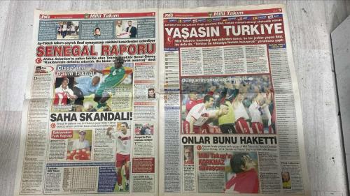 PAS SPOR GAZETESİ - 20 HAZİRAN 2002 - MİLLET İSYANDA! - MORAL BOZMAYIN - OTORİTELER UYARIYOR - KAVGA ARTIK BİTMELİ - ASLAN GOMEZ'İ KİRALIK ALACAK - VE CORDOBA İSTANBUL'DA - EMRE'YE SÜPER TEKLİF! - BAŞKANLAR ZİRVEDE BULUŞTU - CÜNEYT MEMİŞOĞLU KARABÜKSPOR'DA - RİZESPOR'DA YAMAN DEVRİ - EFESLİ KAMBALA KİNDER YOLUNDA - POTADA İTÜ ŞAMPİYON - SEBAT'TA YARDIM'A BASKI - FIFA'DAN MİLYON DOLAR KASAYA GİRDİ - SENEGAL RAPORU - YAŞASIN TÜRKİYE - SAHA SKANDALI! - GÖZDE ÜMİT DAVALA SINIF ATLATI - ONLAR BUNU HAKETTİ - EN BÜYÜK TÜRKİYE SAVAŞÇISI - HAZIRLIK MAÇLARI EKRANA GELİYOR - REVİVO İLE 3 YIL DAHA - LORANT DA HERKES SEVİYOR - NİHAT ÖZDEMİR: ARTIK PAHALI TRANSFER YOK!.. - DA SILVA'YA 3 MİLYON $! - RAPAIC GİDİYOR! - MİRKOVİÇ ÇOK MUTLU - SİMAO İKNA EDİLECEK - FENER'İN GURURU RÜŞTÜ - KRALINI ALAMAZ - ÜMRANİYE HEYECANI - SAVIO'DAN VAZGEÇMEDİK - TÜMER'İN TATİLİ DE BİTTİ - BİZE FİNAL YAKIŞIR! -  ÜMİT DAVALA - EMRE - GOMEZ - CORDOBA - MONDRAGON - EMRE BELÖZOĞLU - YILDIRAY BAŞTÜRK - AZİZ YILDIRIM - ALİ ŞEN