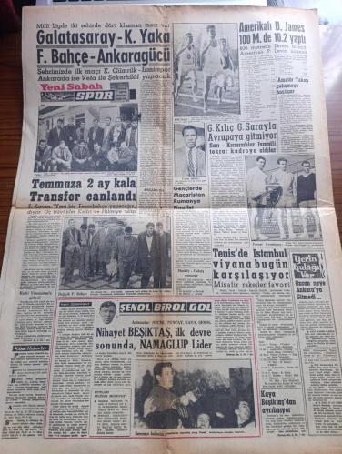 Yeni Sabah Gazetesi - Turkish Newspaper - 23 Nisan 1960 - 23 Nisan Atatürk ve Türk bayrağı resim - bugün milli hakimiyet ve çocuk bayramı kutluyoruz - 23 Nisan dolayısıyla saat 10 da Taksim  Barbaros meydanları ile Vefa Fenerbahçe stadlarında merasim yapılacak - 23 Nisan dolayısıyla vilayet belediye siyasi partiler çocuk esirgeme kurumu ilkokul yoksul çocuklara yardım cemiyeti Kızılay Türk Hava kurumu temsilcileri ile yavrukurt ve ilkokul son sınıf öğrencilerinin katılacakları merasimlere sabah saat 10 da başlanacaktır - Ankara'da çocuk bayramının programı - Ankara orduevinde ve hariciye köşkünde birer çocuk balosu verilecek ve Anıtkabir bugüne mahsus olmak üzere saat 17.00'den sonra da ziyaretlere açılacak - sinema aşk kurbanı - Galatasaray Karşıyaka maçı - Fenerbahçe Ankaragücü maçı - Fikret Kırcan yeni bir Fenerbahçe yapacağız - Galata köprüsü dün de açılamadı - başvekil Adnan Menderes Amerikan büyükelçisi ile uzun bir görüşme yaptı - 23 Nisan 1920