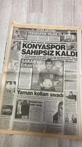 PAS SPOR GAZETESİ - 21 HAZİRAN 2002 - DÜNYA KUPASI'NDA BUGÜN - KANARYA VE ASLAN AKDENİZ'E AÇILIYOR - PRENSLERİ İSTİYOR - KİM HAKLI - ŞOK SÖZLER - KOŞANA KIRBAÇ VURULMAZ - ANTEP'TEN DUBLE KISKAÇ - DİYARBAKIR'A 5 KAMERUNLU - TRABZON TURP GİBİ - GÖZTEPE RENKLENDİ - ELAZIĞ'A 2 BOMBA - ERSUN YANAL'IN YENİ TOLGASI - GECE HAYATI BENİ BİTİRDİ - ALMEYDA'YA TEPKİ - ORTEGA'DAN ÖZEL RİCA - KALDIĞIMIZ YERDEN DEVAM - DEVLER SAHNE ALIYOR - GÜNEŞ'E RAĞMEN FİNALE KALIRIZ - HASAN KUPA'NIN YILDIZI - KONYASPOR SAHİPSİZ KALDI - KAAN KARTAL'I UÇURACAĞIM - HASAN ŞAŞ - DA SILVA - NİHAT - KUTLUALP - SARAN - TERİM - NUNO GOMES - RUI COSTA - GILBERTO - HINCAL ULUÇ - HAKAN ŞÜKÜR - SERTAN - GÜNEŞ - LÜTFÜ YALMAN - LÜTFULLAH KAYALAR - ŞENOL GÜNEŞ - MEHMET NAS - ENGİN - NECİP OLGUN - RAMAZAN - BRUNO METSU - AHN - KALPAR - DR. COLCKI - ÜMİT TURMUŞ - CANER - ALİ OSMAN RENKLİBAY - KINGSTON - SELÇUK - OSMAN - ERSUN YANAL - TOLGA - FATİH - FUAT YAMAN - DEVRAN - TETTEH - KAMALETTİN - HASAN ALTIOK - NUN ALBAYRAK - BEKİR