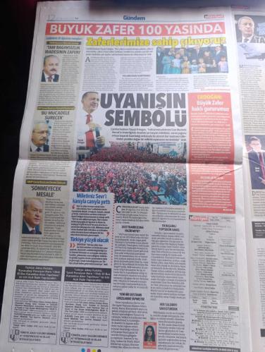Hürriyet Gazetesi - Turkish Newspaper - 30 Ağustos 2022 - Zafer bayramımız kutlu olsun 100. Yıl -  Büyük zafer bir mucizeydi - İlber Ortaylı bu zafer'in önemini ve zafere götüren mucizeleri anlattı Fotoğrafı - Recep Tayyip Erdoğan Türk milleti Atatürk'le destan yazdı dedi - Kemal Kılıçdaroğlu bir dehanın askeri zaferinin ötesinde - Devlet Bahçeli burası bizim gitmeyiz dedik - 30 Ağustos'un 100 üncü yıldönümünde Türkiye'nin geleceğine güvenmek yazan Sedat Ergin - İlber Ortaylı 30 Ağustos'la gurur duymalıyız - Milli Piyango 30 Ağustos Zafer Bayramı kutlu olsun - Yıldız Demir Çelik büyük zafer'in 100. Yılı kutlu olsun - iller Ortaylı kocatepe'de 14 Ağustos gecesi ilk yürüyüş başladı ilk emir burada verildi fotoğraf - Recep Tayyip Erdoğan milletimiz sevr'i kanıyla canıyla yırttı - TBMM Başkanı Mustafa Şentop 30 Ağustos tam bağımsızlık iradesinin zaferidir - büyük zaferi kavramak yazan Yalçın Bayer - şarkıcı Gülşen ev hapsi şartıyla tahliye oldu - Atatürk dünya lideri oldu - 30 Ağustos 1922