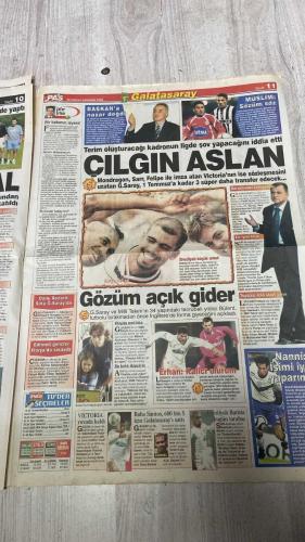 PAS SPOR GAZETESİ - 26 HAZİRAN 2002 - DÜNYA KUPASI'NDA BUGÜN - KUPA BİZİMDİR! - DÜNYANIN GÖZÜ BİZDE - TÜRKİYE KAZANIR - İLERLEYİN BEYLER - ADANA DEMİR TOPLANIOR - KARŞIYAKA'DA BİRAND BELİRS - GÜREŞTE DÜNYA 3'Ü OLDUK - BOZÜYÜKLÜ FADIL İNEGÖLSPOR'DA - ÜNİVERSİTELİLER SPOR İÇİN BULUŞUYOR - Y. YOZGATSPOR'UN GÜVENCESİ GENÇLER - VESTEL MANİSASPOR ERGÜN İLE YENİDEN - YÜKSEL YALOVA'DAN AYDIN'A TEPKİ - KAYSERİSPOR SÜPER OLACAK - ŞAMPİYONLARA YARDIM SÖZÜ - MAHCUP OLMAYIZ - CITAYI YÜKSELTECEĞİZ - KİŞİLİKLİ FUTBOLCULAR - ADANA'DA HAKEM SINAVI - ÇANAKKALE'DE YÜRÜYÜŞ - RİZE'DE SON TANGO - YÖNETİM DÜN GÖREV BÖLÜMÜ YAPTI - KIRKPINAR'DA KOŞTULAR - TEKELİOĞLU AKÇAABAT'TA - KONYASPOR YİNE SANDIK BAŞINDA - BAŞKAN CENGİZ DEVREDE - FUTBOL ŞUBESİ AVCI'NIN - ANTALYA'DAN BERKAN'A RED - SİVASSPOR'DA BELİRSİZLİK - ERZURUMSPOR GAZ KESMİYOR - ERDEM TUĞAL GİRESUNSPOR'DA - EL ALOUSI - HAKAN ÜNSAL - RÜŞTÜ - FATİH - ALPAY - BÜLENT - ERGÜN - ÜMİT D. - TUGAY - YILDIRAY - EMRE - HAKAN - HASAN ŞAŞ - MARCOS - CALU