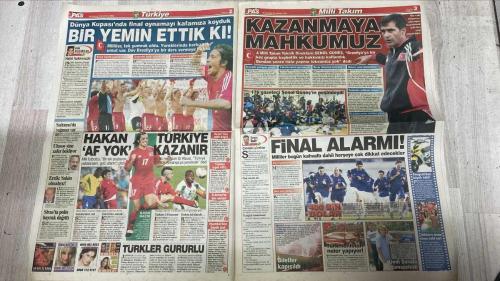 PAS SPOR GAZETESİ - 26 HAZİRAN 2002 - DÜNYA KUPASI'NDA BUGÜN - KUPA BİZİMDİR! - DÜNYANIN GÖZÜ BİZDE - TÜRKİYE KAZANIR - İLERLEYİN BEYLER - ADANA DEMİR TOPLANIOR - KARŞIYAKA'DA BİRAND BELİRS - GÜREŞTE DÜNYA 3'Ü OLDUK - BOZÜYÜKLÜ FADIL İNEGÖLSPOR'DA - ÜNİVERSİTELİLER SPOR İÇİN BULUŞUYOR - Y. YOZGATSPOR'UN GÜVENCESİ GENÇLER - VESTEL MANİSASPOR ERGÜN İLE YENİDEN - YÜKSEL YALOVA'DAN AYDIN'A TEPKİ - KAYSERİSPOR SÜPER OLACAK - ŞAMPİYONLARA YARDIM SÖZÜ - MAHCUP OLMAYIZ - CITAYI YÜKSELTECEĞİZ - KİŞİLİKLİ FUTBOLCULAR - ADANA'DA HAKEM SINAVI - ÇANAKKALE'DE YÜRÜYÜŞ - RİZE'DE SON TANGO - YÖNETİM DÜN GÖREV BÖLÜMÜ YAPTI - KIRKPINAR'DA KOŞTULAR - TEKELİOĞLU AKÇAABAT'TA - KONYASPOR YİNE SANDIK BAŞINDA - BAŞKAN CENGİZ DEVREDE - FUTBOL ŞUBESİ AVCI'NIN - ANTALYA'DAN BERKAN'A RED - SİVASSPOR'DA BELİRSİZLİK - ERZURUMSPOR GAZ KESMİYOR - ERDEM TUĞAL GİRESUNSPOR'DA - EL ALOUSI - HAKAN ÜNSAL - RÜŞTÜ - FATİH - ALPAY - BÜLENT - ERGÜN - ÜMİT D. - TUGAY - YILDIRAY - EMRE - HAKAN - HASAN ŞAŞ - MARCOS - CALU