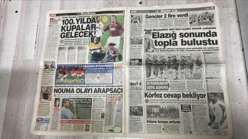PAS SPOR GAZETESİ - 30 HAZİRAN 2002 - DÜNYANIN ÜÇÜNCÜ ŞAMPİYONUYUZ - 76. GAZİ ŞÖLENİ - CİMBOM'UN YENİ GÖZDESİ - OVERMARS BOMBASI - 100. YILDA KUPALAR GELECEK - ELAZIĞ SONUNDA TOPLA BULUŞTU - NOUMA OLAYI ARAPSAÇI - SİVAS NİHAYET HUZURA ERDİ - MARDİNSPOR BÖLÜNMEZ - YİMPAŞ YOZGAT START ALDI - MİLLİ PİYANGO ÇEKİLDİ - COROLLA'NIN DÖNÜŞÜ - JAN NAHUM FİAT'IN KARE ASINA GİRDİ - FENER DEĞİŞİYOR - TERİM'İ ASLA YANILTMAM - CİMBOM SERTLEŞTİ - SAMBACILAR BUGÜN GELİYOR - FERRARİ GELİYOR - HAYDİ TAKSİM'E - TÜRKİYE KÖTÜ MİSAFİR - TÜRKİYE EVSAHİBİ SEVMİYOR - BEKLE BİZİ KUPA - TAM GAZ GELİYORLAR - SCHUMI TEDİRGİN - KOŞAR ADIM WIMBLEDON - HAKAN - İLHAN - MARC OVERMARS - BALİÇ - İLHAN MANSIZ - MUSTAFA KEMAL ATATÜRK - İSMAİL ÜNAL - METSU - COŞKUN - UTKU - BULAK - ALİ EREN - TOLGA - HELENEN - KENESEI - LUCESCU - PASCAL NOUMA - METE DÜREN - SERGEN - AHMET YILDIRIM - MARTINEZ - BREEN - CAPONE - DIOP - MEHMET İPEK - TAMER - TAHİR - TAPANOĞLU - OSMAN SEÇİLMİŞ - MEHMET - ÜMİT ÖZEROL - MEVLÜT VİRİT - ÜNSAL KİRAZ