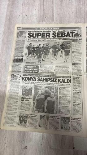 PAS SPOR GAZETESİ - 04 TEMMUZ 2002 - ANDERSSON'A GELEN TÜM TOPLAR GOL - MAESTRO ORTEGA - FATİH TERİM'İN BİTMEYEN RÜYASI ROMARIO - CANAYDIN'DAN 1 SÖZ 1 İMZA - KARDEŞ ÇOK İYİ FUTBOLCU - REKOR KIRAR - ÜÇÜNCÜ DEĞİL İKİNCİYİZ - CLASSMANDA 10 SIRA BİDEN YÜKSELİP 12. SIRAYA UÇTU - MİLLİLER AŞIKLARA İLHAM KAYNAĞI OLDU - YORGUN SAVAŞÇI YILDIRAŞ BAŞTÜRK - BAZILARI BİZİ HİÇ ANLAMADI - CUMHURİYET ALTINININ DAĞITILMAYA HAZIR OLDUĞU AÇIKLANDI - ŞENOL GÜNEŞ PARK TÖRENLE AÇILDI - KAFAMI İYİ KULLANIRIM - TRABZON'DA KRİZ - DELİKANLI KAPLAN - İŞTE O JAPONLAR - TRANSFERDE HOROZ ÖTTÜ - SAMSUNSPOR'UN MAKEDON ATAĞI - A.GÜCÜ HAMİ'Yİ KAPTI - TRANSFERİN KRALI DENİZLİ - 4 FORVET ALACAĞIZ - METSU GELMEZSE HAGI GELECEK - WASHINGTON - ANDERSSON - AZİZ YILDIRIM - JARDEL - HAKKI YALÇIN - ORTEGA - FATİH TERİM - ROMARIO - OSAN CANAYDIN - ERGÜN - HASAN ŞAŞ - BATISTA - FELIPE - AYHAN AKBİN - ENVER - ENVERİ - YILDIRAY BAŞTÜRK - İLHAN MANSIZ - ŞENOL GÜNEŞ - KEMAL MUTLU - ÜNAL KARAMAN - MEHMET KULAKSIZ - FİKRET ÜNLÜ