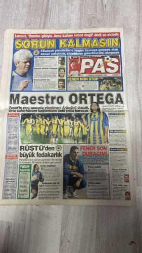 PAS SPOR GAZETESİ - 04 TEMMUZ 2002 - ANDERSSON'A GELEN TÜM TOPLAR GOL - MAESTRO ORTEGA - FATİH TERİM'İN BİTMEYEN RÜYASI ROMARIO - CANAYDIN'DAN 1 SÖZ 1 İMZA - KARDEŞ ÇOK İYİ FUTBOLCU - REKOR KIRAR - ÜÇÜNCÜ DEĞİL İKİNCİYİZ - CLASSMANDA 10 SIRA BİDEN YÜKSELİP 12. SIRAYA UÇTU - MİLLİLER AŞIKLARA İLHAM KAYNAĞI OLDU - YORGUN SAVAŞÇI YILDIRAŞ BAŞTÜRK - BAZILARI BİZİ HİÇ ANLAMADI - CUMHURİYET ALTINININ DAĞITILMAYA HAZIR OLDUĞU AÇIKLANDI - ŞENOL GÜNEŞ PARK TÖRENLE AÇILDI - KAFAMI İYİ KULLANIRIM - TRABZON'DA KRİZ - DELİKANLI KAPLAN - İŞTE O JAPONLAR - TRANSFERDE HOROZ ÖTTÜ - SAMSUNSPOR'UN MAKEDON ATAĞI - A.GÜCÜ HAMİ'Yİ KAPTI - TRANSFERİN KRALI DENİZLİ - 4 FORVET ALACAĞIZ - METSU GELMEZSE HAGI GELECEK - WASHINGTON - ANDERSSON - AZİZ YILDIRIM - JARDEL - HAKKI YALÇIN - ORTEGA - FATİH TERİM - ROMARIO - OSAN CANAYDIN - ERGÜN - HASAN ŞAŞ - BATISTA - FELIPE - AYHAN AKBİN - ENVER - ENVERİ - YILDIRAY BAŞTÜRK - İLHAN MANSIZ - ŞENOL GÜNEŞ - KEMAL MUTLU - ÜNAL KARAMAN - MEHMET KULAKSIZ - FİKRET ÜNLÜ