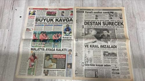 PAS SPOR GAZETESİ - 05 TEMMUZ 2002 - MİLLİLER MECLİS'TE - TARİH BÖYLE COŞKU GÖRMEDİ - ERKAN'DAN ÖDEME SIKINTISI - NOUMA'DAN MÜJDE - LORANT: RAPAIÇ KALSIN - FENER YILDIZLARIYLA UÇACAK - ÖNCE ALMEYDA SONRA SILVA - REAL SOCIEDAD NİHAT'IN PEŞİNDE - AYBABA BOMBALADI - GAKKOŞLAR TEKRAR TOP BAŞI YAPTI - TOFAŞ KEMALPAŞA MAÇINA HAZIR - ADIYAMAN YENİ SEZONA UMUTLU - GURBETÇİLER REKOR KIRIYOR - PLAJIN SULTANLARI ÇEYREK FİNALDE - SCHUMACHER COŞTU BİR KERE - EMRE SAHNE ALIYOR - WIMBLEDON'DA YENİ KRAL HEWITT - BLATTER COLLINA'YI GÖREVLENDİRDİ - JAPONYA ZICO İLE EL SIKIŞTI -  BÜLENT KORKMAZ - HASAN ŞAŞ - ALPAY - İLHAN MANSIZ - ERKAN - PASCAL NOUMA - SİNAN ENGİN - WERNER LORANT - RAPAİÇ - ALMEYDA - SILVA - NİHAT - REAL SOCIEDAD - SAMET AYBABA - GİRAY BULAK - TOFAŞ - NÖYFEL BOZDOĞAN - SCHUMACHER - EMRE - LEYTON HEWITT - BLATTER - COLLINA - ZICO - BAHAR URCU - TUNCAY KARATAŞ - VOLKAN - ÇETİN - MUHAMMET - NASİR BELCİ - TETTEH - FUAT YAMAN - CEM ÇITAK - MENDERES EYÜPOĞLU - MUHAMMET KÖSEOĞLU - NECATİ TUZCU