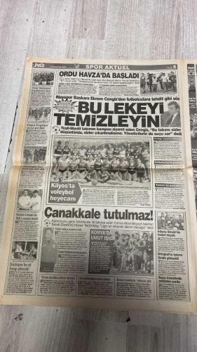 PAS SPOR GAZETESİ - 09 TEMMUZ 2002 - BEKLE BENİ BEŞİKTAŞ - DEMİREL'DEN FIBA & ABD'YE BÜYÜK ELEŞTİRİ - KİMSEDEN KORKMUYORUZ - ALİ GÜNEŞ'İN FORMA İDDİASI - İSTE BİLMEL GİNİZ ORTEGA! - FENER GİBİ PARLARIM - PAF'TA İŞLEM TAMAM - HERKESİN AGZI AÇIK KALACAK - AZİZ YILDIRIM UYARACAK! - ORDU HAVZA'DA BAŞLADI - BU LEKEYİ TEMİZLEYİN - KONYA'DA UMUT ISIGI! - GÖKDENİZ AYRILIYOR - PRES YAP, GOL AT PUANLARI TOPLA - MALATYA'DA İLHAN VAR - KAZAYLA EFSANE OLDUM! - SUTOPUNDA İYİK ŞAMPİYON - SKANDAL BOKSÖR TYSON BOKSU BIRAKTI - PAPANIKOLAO ÜLKER'E GELEBİLİR - TATSIZLIK - ERSEN MARTİN - RIZA ÇALIMBAY - HAKAN ŞÜKÜR - FATİH TERİM - İBRAHİM - HİDAYET - TURGAY DEMİREL - ALİ GÜNEŞ - MUSTAFA - SERCAN GÖRGÖLÜ - LORANT - ARIEL ORTEGA - OKTAY DERELİOĞLU - ABDULLAH - SERHAT - TUNCAY - REVİVO - NİHAT - AZİZ YILDIRIM - STEVIÇ - SARAN - OĞUZ ÇETİN - SEZEN AKSU - İBRAHİM TATLISES - MUSTAFA SANDAL - PETEK DİNÇÖZ - ÖGÜN - YUSUF - CEM - HİLAL CEBECİ - SUAT SUNGUR - YÜCEL UYAR - BÜLENT ONUR YILMAZ - ALTAN ÇETİNDAĞ