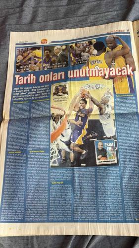 FANATİK BASKET HAFTALIK BASKETBOL GAZETESİ TURKISH NEWSPAPER - DOĞUM GÜNÜ HEDİYESİ  - TAM TAKIM EKSİKSİZ GAZETE -3-9 TEMMUZ - 2001  - SAYI: 240 -PISTON MEHMET - KAFASI KARIŞIK - KARDEŞLER ZİRVESİ - ERKAN ATAÇ BU KEZ KARARLI - GÜCÜME GİDİYOR - TÜRKİYE'YE DÖNMEM - HARUN & HALUK ÜLKER'DE KALDI - BAŞARACAĞIZ - TAKIM OLURSAK BAŞARIRIZ - MEHMET KÖTÜ ÇOCUK OLABİLİR Mİ - ÇILGIN PROGRAM - HAKEMLER DE KONUŞTU ADAM GİBİ ADAM - PİSTOLLAR BODRUM'DA - RADJA BOMBALADI - BİR FİNALİN ANATOMİSİ - BÜYÜK BALIK TUTTU - PHIL JACKSON'IN SİHİRLİ DEĞNEĞİ - RIDER YİNE YAPACAĞINI YAPTI - O'NEAL SÖZÜNDE DURDU - İYİ Kİ VARSIN FISHER - TARİH PEŞİNDE KOŞMAK - HÜSEYİN BEŞOK - ORHUN ENE - ÖMER ONAN - MEHMET OKUR - ASIM PARS - İBRAHİM KUTLUAY - MİRSAD TÜRKCAN - KEMAL TUNÇERI - KEREM TUNÇERİ - ERKAN ATAÇ - İSMET BADEM - HARUN - HALUK - AYDIN ÖRS - DOĞAN HAKYEMEZ - BARBAROS AKKAŞ - SEMİH EROĞLU - BURHAN USLU - CEM GÜNCE - M. GÜVENDİ - TURGAY BİÇER - HASAN - OĞUZ - KOMİSAR - BURAK İNAN - CERAN - MEHMET T. YILMAZ