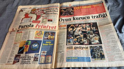 FANATİK BASKET HAFTALIK BASKETBOL GAZETESİ TURKISH NEWSPAPER - DOĞUM GÜNÜ HEDİYESİ  - TAM TAKIM EKSİKSİZ GAZETE 21-27 AĞUSTOS  - 2001  - SAYI: 247 - KÜÇÜK PRENS EMRE DARÜŞŞAFAKA'DA YILDIZI PARLAYAN EMRE OLYMPIAKOS'TA - GÖZBEBEĞİMİZ - 12 DEV İSİM 12 DEV YORUM - SANA GÜVENİMİZ SONSUZ - 12 DEV ADAM SEVGİSİ - KALBİMİZDESİN DR. TRAWINSKI - TÜRKİYE O'NU UNUTMADI - ÖMER VE SAMİ - GÖREV ADAMI YOK - SEYİRCİ AVANTAJIMIZ - SAVUNMAMIZ ÜMİT VERİCİ - BEŞİNCİLİK BAŞARI DEĞİL - KKTC'NİN SAVAŞÇILARI - RUHU SPORUMUZU AYDINLATTI - VEFA BORCU ÖDENDİ - REALİST OLMAK GEREK - POTA ALTINA DİKKAT - YUGOSLAVYA VE İTALYA - 40 DAKİKA MÜCADELE - TÜM TAKIMLAR FAVORİ - SAVUNMA ÇOK ÖNEMLİ - AKGÜN OTEL ÖRNEK OLDU - EMRE EKİM  - EMRE  - AYDIN ÖRS  - DR. HANS JOSCHIM TRAWINSKI  - ÖMER  - SAMİ  - İSMET BADEM  - HASAN KORTAY  - ORÇUN KAMALA  - HAMİDE  - AHMET DEMİRTAŞ  - GÖKAY AKIN  - MURAT AKBAŞ  - BURÇİN BADEM  - KİRİLENKO  - FETISSOV  - JAGODNIK  - O'BANNON  - ELSON  - GORDAN GIRICEK  - REHA ERUS  - NAUMOSKI  -
