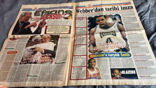 FANATİK BASKET HAFTALIK BASKETBOL GAZETESİ TURKISH NEWSPAPER - DOĞUM GÜNÜ HEDİYESİ  - TAM TAKIM EKSİKSİZ GAZETE 31 TEMMUZ 6 AĞUSTOS   - 2001  - SAYI: 244 -  LAKAPLARINI SİZ KOYUN - YENİ KALEMİZ İSKENDERUN - MİLLİLER ÇEK-UP YAPTI - AY-YILDIZLILAR'IN BAŞARILI PROVASI - KAFA AVICISI PINI GERSHON - GÜVEN VERDİLER - 123 MİLYON DOLARLIK ADAM - HİDO'DAN ESİNTİLER - AYDIN ÖRS UMUT TAZELEDİ - BAŞIMIZ SAĞOLSUN - DEĞERLİ SPOR ADAMI PROF. DR. KAYA ÇİLİNGİROĞLU'NU KAYBETTİK - AKADEMİK EĞİTİM - GÜNEYDEN ESEN FIRTINA BASKETİN YENİ KALESİ - DUYDUK DUYMADIK DEMEYİN BÖYLE BELEDİYE BAŞKANI GÖRÜLMEDİ - BÜYÜKŞEHİR'İN BÜYÜK UMUTLARI - BELEDİYEDEN BASKETBOL ATAĞI - BASKETBOLCU ORDUSU - PLAJDA ŞOV - KUM ÜSTÜNDE VOLEYBOL KEYFİ - 2001/2002 SEZONU TÜRKİYE BASKETBOL LİGLERİ FİKSTÜRÜ - PINI GERSHON  - EFES  - BROWIT  - ALLEN  - CWEBB  - KAYA ÇİLİNGİROĞLU  - İSMET BADEM  - CARLI  - METE ASLAN  - SALİH ERKAN  - MEHMET ALİ YALÇINDAĞ  - MEHMET Y. YILMAZ  - ÜMİT AVCI  - METE AKTAŞ  - ENGİN AKSÖZ  -