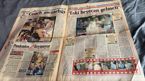 FANATİK BASKET HAFTALIK BASKETBOL GAZETESİ TURKISH NEWSPAPER - DOĞUM GÜNÜ HEDİYESİ  - TAM TAKIM EKSİKSİZ GAZETE 11-17 EYLÜL  - 2001  - SAYI: 250 - 70 MİLYON DEV ADAMA TEŞEKKÜRLER  - ATIŞTIRIN AÇLIĞINIZI YATIŞTIRIN  - BOYNUNUZDA GÜMÜŞ KALBİMİZDE ALTIN  - HEPİNİZE HELAL OLSUN  - GÖNÜLLERİN ŞAMPİYONU  - BASKETBOL ÜLKENİN ZİRVESİNDE  - FIBA'NIN UŞAĞI HAKEMLER  - FIBA SÖYLEDİ ONLAR YAPTI  - COACH MEZARLIĞI MANYAK EDER ADAMI  - ESKİ HEYECAN GELMELİ  - PANIONIOS TRANSFERE DOYMUYOR  - İKİ YENİ İSİM  - MATE SKELIN KRKA TELEKOM'DA  - GIANMARCO POZZECCO DİSİPLİN KURULU'NDA  - RECALCATI İTALYA MİLLİ TAKIMI'NA ADAY  - PETTERSON AVRUPA'NIN EN İYİSİ ÖRS  - COLDEBELLA İLE BİR YIL DAHA  - KEVIN RANKIN BIELLA'DA KALDI  - İNANIRSAK OLUR  - SUTOR BİR OYUNCU  - BASKETBOLU KONUŞUYOR  - SEN GİT FUTBOL YAZ  - 1 NO'LU DEV ADAM BASKETBOL 1 NUMARA  - MURAT AKBAŞ  - CEM AKYÜZ  - GÖKAY ARIN  - SANCHA  - TANJEVIC  - ZRINSDAN  - PETROPOULOS  - KAZLAUSKAS  - TOLGA ESENCİ  - YANNAKIS  - JONES  - MARKOVİÇ  -