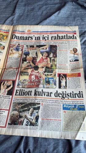 FANATİK BASKET HAFTALIK BASKETBOL GAZETESİ TURKISH NEWSPAPER - DOĞUM GÜNÜ HEDİYESİ  - TAM TAKIM EKSİKSİZ GAZETE 11-17 EYLÜL  - 2001  - SAYI: 250 - 70 MİLYON DEV ADAMA TEŞEKKÜRLER  - ATIŞTIRIN AÇLIĞINIZI YATIŞTIRIN  - BOYNUNUZDA GÜMÜŞ KALBİMİZDE ALTIN  - HEPİNİZE HELAL OLSUN  - GÖNÜLLERİN ŞAMPİYONU  - BASKETBOL ÜLKENİN ZİRVESİNDE  - FIBA'NIN UŞAĞI HAKEMLER  - FIBA SÖYLEDİ ONLAR YAPTI  - COACH MEZARLIĞI MANYAK EDER ADAMI  - ESKİ HEYECAN GELMELİ  - PANIONIOS TRANSFERE DOYMUYOR  - İKİ YENİ İSİM  - MATE SKELIN KRKA TELEKOM'DA  - GIANMARCO POZZECCO DİSİPLİN KURULU'NDA  - RECALCATI İTALYA MİLLİ TAKIMI'NA ADAY  - PETTERSON AVRUPA'NIN EN İYİSİ ÖRS  - COLDEBELLA İLE BİR YIL DAHA  - KEVIN RANKIN BIELLA'DA KALDI  - İNANIRSAK OLUR  - SUTOR BİR OYUNCU  - BASKETBOLU KONUŞUYOR  - SEN GİT FUTBOL YAZ  - 1 NO'LU DEV ADAM BASKETBOL 1 NUMARA  - MURAT AKBAŞ  - CEM AKYÜZ  - GÖKAY ARIN  - SANCHA  - TANJEVIC  - ZRINSDAN  - PETROPOULOS  - KAZLAUSKAS  - TOLGA ESENCİ  - YANNAKIS  - JONES  - MARKOVİÇ  -
