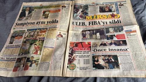 FANATİK BASKET HAFTALIK BASKETBOL GAZETESİ TURKISH NEWSPAPER - DOĞUM GÜNÜ HEDİYESİ  - TAM TAKIM EKSİKSİZ GAZETE 25 EYLÜL - 1 EKİM  - 2001  - SAYI: 252 - ÜLKERSPOR KALDIĞI YERDEN  - FANATİK BASKET  - GELECEĞE BAKIŞ  - KAF-SİN-KAF UMUT DOLU  - ÇOK GENÇ KADRO OLUŞTURULDU  - FIBA'NIN İFLASI  - EUROBASKET FOTOROMANI  - STANKOVİÇ'İN ŞAPKASINI ALIP GİTME ZAMANI GELDİ  - FIBA YALNIZLARI OYNUYOR  - BU SAYFA ÇOK ÇOK ÖZEL  - ÜMİT KARAN'IN GİZLİ AŞKI  - 'BASKETBOLU ÇOK SEVİYORUM'  - HAFTANIN YAZISI  - BURCU'NUN SESİ  - ULEB'E TÜRK DAMGASI  - HEDEF EN AZ YARI FİNAL  - ŞAMPİYON AYNI YOLDA  - LOKOMOTİV ÜÇÜNCÜ  - KAZANAN RUS TEMSİLCİSİ OLDU  - CSKA, TÜRK GÜCÜYLE  - BUZLAR ÜLKELERİNDE ATEŞ TÜRK  - ULEB, FIBA'YI SİLDİ  - MUHTEŞEM EV SAHİPLİĞİ  - BU YAZIYI MUTLAKA OKUYUN  - ŞİMDİ NEREDESİNİZ?  - ŞAMPİYON FRANSA  - FİNALDE GÜLEN ÜLKER  - ULEB'E YOLCULUK - GÜNDÜZ AKTUĞ  - BORISLAV STANKOVIC  - LUBOMIR KOTLEBA  - STANKOVİÇ  - COSTAS RIGAS  - EDUARDO PORTELA  - ÜMİT KARAN  - BURCU UPRAK  - İSMET HADEM  - İ
