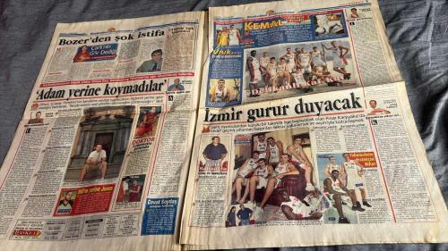 FANATİK BASKET HAFTALIK BASKETBOL GAZETESİ TURKISH NEWSPAPER - DOĞUM GÜNÜ HEDİYESİ  - TAM TAKIM EKSİKSİZ GAZETE 25 EYLÜL - 1 EKİM  - 2001  - SAYI: 252 - ÜLKERSPOR KALDIĞI YERDEN  - FANATİK BASKET  - GELECEĞE BAKIŞ  - KAF-SİN-KAF UMUT DOLU  - ÇOK GENÇ KADRO OLUŞTURULDU  - FIBA'NIN İFLASI  - EUROBASKET FOTOROMANI  - STANKOVİÇ'İN ŞAPKASINI ALIP GİTME ZAMANI GELDİ  - FIBA YALNIZLARI OYNUYOR  - BU SAYFA ÇOK ÇOK ÖZEL  - ÜMİT KARAN'IN GİZLİ AŞKI  - 'BASKETBOLU ÇOK SEVİYORUM'  - HAFTANIN YAZISI  - BURCU'NUN SESİ  - ULEB'E TÜRK DAMGASI  - HEDEF EN AZ YARI FİNAL  - ŞAMPİYON AYNI YOLDA  - LOKOMOTİV ÜÇÜNCÜ  - KAZANAN RUS TEMSİLCİSİ OLDU  - CSKA, TÜRK GÜCÜYLE  - BUZLAR ÜLKELERİNDE ATEŞ TÜRK  - ULEB, FIBA'YI SİLDİ  - MUHTEŞEM EV SAHİPLİĞİ  - BU YAZIYI MUTLAKA OKUYUN  - ŞİMDİ NEREDESİNİZ?  - ŞAMPİYON FRANSA  - FİNALDE GÜLEN ÜLKER  - ULEB'E YOLCULUK - GÜNDÜZ AKTUĞ  - BORISLAV STANKOVIC  - LUBOMIR KOTLEBA  - STANKOVİÇ  - COSTAS RIGAS  - EDUARDO PORTELA  - ÜMİT KARAN  - BURCU UPRAK  - İSMET HADEM  - İ