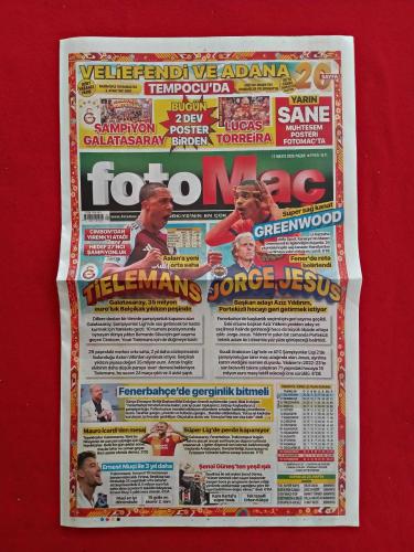 Lucas Torreira ve Galatasaray Posterli - 4 Sene Üst Üste Şampiyon Galatasaray - 17 Mayıs 2026 - Fotomaç Gazetesi - Tam Gazete