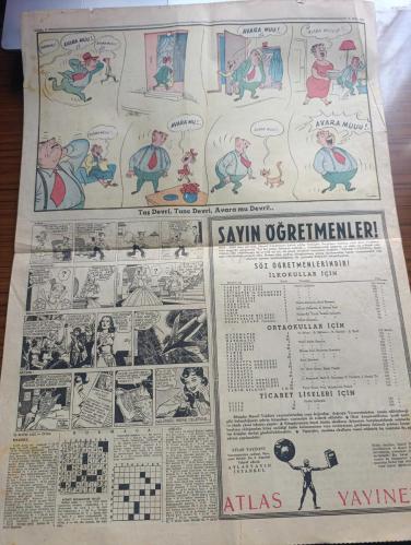 Hürriyet Gazetesi - Turkish Newspaper - 19 Mayıs 1955 - 19 Mayıs Atatürk'ü anma Gençlik ve Spor Bayramı - sana minnettarız Atatürk fotoğraf - 19 Mayıs bugün törenle kutlanacak - üniversite bahçesine dikilen Atatürk heykeli bugün açılacak - emniyet memurları Dün 1500 sahte 19 Mayıs davetiyesi ele geçirdiler - 19 Mayıs münasebeti ile İstanbul'da bugün biri Mithatpaşa stadı'nda diğeri Fenerbahçe stadında olmak üzere jimnastik şenlikleri yapılacaktır - Mithatpaşa stadı'ndaki gösteriler saat 10.00'da geçit resmiyle başlanacaktır - üniversite bahçesine Milli Türk Talebe Birliği tarafından yaptırılan Atatürk heykelinin açılış merasimi bugün saat 16.30'da yapılacaktır - 19 mayıs'ların manası ve ilhamı değişmeyecek yazan Şükrü Kaya - Ondokuz Mayıs yazan Vasfi Raşid Sevig - Şekerci Ali Muhiddin Hacı Bekir - 19 Mayıs yazan Hikmet Bil - Taş devri Tunç devri Avara mu Devri karikatür - radyo programı - Dün daktilografi müsabakasında Ece Alpay özbayrak yine birinciliği kazandı fotoğraf -19 Mayıs 1919
