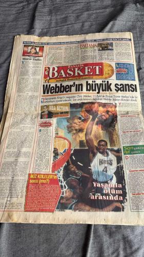 FANATİK BASKET HAFTALIK BASKETBOL GAZETESİ TURKISH NEWSPAPER - DOĞUM GÜNÜ HEDİYESİ  - TAM TAKIM EKSİKSİZ GAZETE 16-22-EKİM  2001  - SAYI: 255 -BİR SABIR BİR EFES - EFES ISINMA TURLARINDA - ÜLKER'İN FORMUNA TELEKOM GARANTİSİ - ÜLKER KULELERİ YIKTI - DAVUL ZURNA SIVRİSİNEK SAZ - SICAK GELİŞMELER - FENER BÖYLE GÜZEL - KARTAL GİBİ BAŞLADILAR - BİRİNCİ LİG'E PUPA YELKEN - İZMİR ÇİÇEK AÇTI - FENER BOTAŞ'IN HATLARINI KESTİ - DARÜŞŞAFAKA TED KOLEJİ RAHAT GEÇTİ - GÖZTEPE'DE ENFES GÜN - MÜKEMMEL AĞIRLAMA - DEVLERİN MERHAMETİ YOK - EUROLEAGUE'DE HIZLI START - SAVIC BOLOGNA'DA - İSRAİL LİGİ'NDE BÜYÜK İSYAN - REGATAS İLE ESTUDIANTES ZİRVEDE - KUZEY LİGİ'NDE AKDENİZ ESİNTİSİ - UNUTULMAZ JORDAN - YERÇEKİMİ KANUNU'NU YENİDEN YAZAN ADAM - HASTALIK BİLE DURDURAMADI - BABALAR GÜNÜ - EN BÜYÜK BENİM - MICHAEL JORDAN - TRACY MCGRADY - HİDAYET TÜRKOĞLU - CHRIS WEBBER - LARRY JOHNSON - ENGIN ÖZERTUN - İSMET BADEM - METE AKTAŞ - MURAT DİDİN - BURÇİN BADEM - MEHMET TEFEOĞLU - SELES - ERDAL - MESUT -