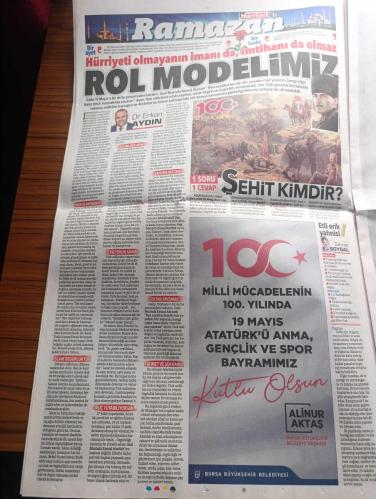 Hürriyet Gazetesi - Turkish Newspaper - 19 Mayıs 2019 - 19 Mayıs Atatürk'ü anma Gençlik ve Spor Bayramı kutlu olsun - O adımla yüzlerce yıla - Atatürk'ün 19 Mayıs 1919'da Samsun'a attığı ilk adım ilelebet yaşayacak Çağdaş Türkiye'nin de yolculuğunu başlattı - Zafer yolculuğunu ünlü tarihçi İlber Ortaylı anlattı - Atatürk'ün farkı - Atatürk'ün Samsun'da bağımsızlık ateşini yakmasının 100. Yıldönümü bugün görkemli  törenlerle kutlanacak - Recep Tayyip Erdoğan ve devlet erkanı 182 öğrenci ile birlikte 16 Mayıs'ta İstanbul'dan yola çıkan Piri Reis gemisini karşılayacak - Samsun'daki törenlere CHP Genel Başkanı Kemal Kılıçdaroğlu ile MHP Genel Başkanı Devlet Bahçeli de katılacak - küpelerini bozdurup tüfek alan çete Ayşe'den erkek kılığında ortaya katılan Halime Çavuş'a kadar kadınlar  savaşta ön saftaydı - babamın her yıl ağladığı 2 gün yazan Ertuğrul Özkök - camilerimiz açıksa Atatürk sayesinde yazan Erkan Aydın - Atatürk'ün diğer paşalardan farkı dehası - Atatürk fotoğrafı -19 Mayıs 2019