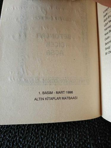 BETONLAR ÇİÇEK AÇSA - DİLARA AKINCI-  İMZALI..