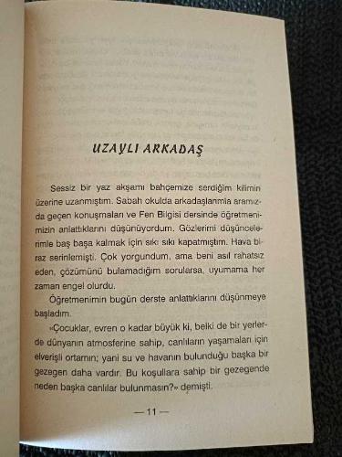 BETONLAR ÇİÇEK AÇSA - DİLARA AKINCI-  İMZALI..