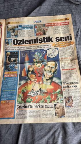 FANATİK BASKET HAFTALIK BASKETBOL GAZETESİ TURKISH NEWSPAPER - DOĞUM GÜNÜ HEDİYESİ  - TAM TAKIM EKSİKSİZ GAZETE 30-EKİM - 5 KASIM  2001  - SAYI: 257 -  RYAGATE ROBU - PANATIE BASKET 10 - ASIFIK RUBU - NBA - 2001-2002 SEZONU ÖNCESİ NBA TAKIMLARI - BATI KONFERANSI - BATI'DA HEDEF - LA LAKERS - EKİM - SADONISIN YOKLUĞU BLAZERS SARSACAK - SPUES YAVAŞ - MINGS KALTELI - UTAN İYICE DOZDEN DÜŞTÜ - HOUSTON KAH KAYBETTI - MINNESOTA YERINDE SAYIYOR - DENVER, CLIPPERS VE MEMPHIS UZAKLARDA - MILWAUKEE BOMBAYI PATLATTI - NOWITZKI NİKAH TAZELEDİ - EKİM ÖZLEMİŞTİK SENİ - HASRET BİTTİ NBA BAŞLIJOR - I AM BACK! - STRICKLAND HEAT'I SECTI - SHAQ: SIRA KOBE'DE - WELCOME HOME MIKE! - GRIZZLIES'TE HERKES MUTLU - SEZONUN İLK MAÇLARI - 76'ERS'TAN SON DAKIKA ATAĞI - NBA'DEKİ GURURUMUZ HİDAYET TÜRKOĞLU, KOCAOĞLAN O'NEAL TARAFINDAN TARTAKLANDI - HAFTANIN YAZISI - MITCH RICHMOND - LINDSEY HUNTER - SHAQUILLE O'NEAL - KOBE BRYANT - STEVE NASH - MICHE FINLEY - JUWAN HOWARD - DIRK NOWITZKI - TIM HARDAWAY -