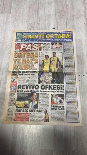 PAS SPOR GAZETESİ - 29 TEMMUZ 2002 - KANARYA'NIN SIKINTISI ORTADA TEK DERDİ PRES!  - BU SAVUNMA KARTAL'I YAKAR  - CHIESA'YA DÖNÜŞ  - NOUMA'YI BEŞİKTAŞ'A KAPTIRAN G.SARAY, FIORENTINALI GOLCÜYÜ RENKLERİNE BAĞLAMAK İÇİN KOLLARI SIVADI!  - YA OKAN YA OKAN  - OUMAR: SİHİRBAZ DEĞİLİM  - KAPLAN PEKİYİ  - KOCAMAN YÜREK!..  - LUCE'YE FIRÇA  - BEŞİKTAŞ BAŞKANI SERDAR BİLGİLİ, TAKIMIN DURUMUNU HİÇ BEĞENMEDİĞİNİ BELİRTEREK ÜNLÜ HOCAYI HAŞLADI.  - BAŞKAN KÜPLERE BİNDİ  - SAKATLAR ÇOK FAZLA!  - CAPONE GÜNDEMDE  - BİR HAFTADA BİTİRİN  -  TURHAN SOLUOQIA  - ZAGO  - ALİ EREN  - RONALDO  - NOUMA  - PASCAL  - JARDEL  - İLHAN CANAYDIN  - TERİM  - OKAN BURUK  - OKAN  - OUMAR  - FUAT ÇAĞDAŞ  - SERDAR BİLGİLİ  - MIRCEA LUCESCU  - LUCE  - SINAN ENGİN  - CAPONE  - LORANT  - AZİZ YILDIRIM  - SADETTİN SARAN  - NİHAT KAHVECİ  - CONCOCAR  - ALİ CANSUN  - TOLGA  - CORDOBA  - PANCU  - YASİN  - SERGEN  - AYKUT KOCAMAN  - ALEV SİPAHİ  - ALİ ŞEN  - OĞUZ ÇETİN  - OĞUZ  - ZİYA DOĞAN  - DOĞAN  - ÖYKÜ TOPAL  - METİN