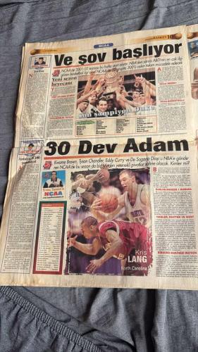 FANATİK BASKET HAFTALIK BASKETBOL GAZETESİ TURKISH NEWSPAPER - DOĞUM GÜNÜ HEDİYESİ  - TAM TAKIM EKSİKSİZ GAZETE  6-12 KASIM  2001  - SAYI: 258 -İVANİRİN PAMMA  - KOPTAN'DAT  - FANATİK BASKET  - HAFTALIK BASKETBOL GAZETESİ  - ÜLKERSPOR 75 OLIMPIJA 63  - GÖREVİMİZ ZAFER  - EUROLEAGUE'DEKİ TEMSİLCİLERİMİZ ELES PİLSEN VE ÜLKER AVRUPA'DA DESTAN YAZDI IDEASLASK 74  - YİNE SÜPER  - TÜM DÜNYA ONU İZLEDİ  - KANAL D AFSANEYİ EKRANA TAŞIDI  - GEÇMİŞ OLSUN  - İNCİ  - MABET  - MAME  - KAZANMAK ÇOK GÜZEL  - İSMET BADERN F.BAHÇE'NİN SEAL SERÜVENİ ITU KARTAL AVCISE FENERLİ LAZLARA RALDP YOK NCAA'DE ŞOV BAŞLIYOR  - DAÇKA KOMŞUDA GÜLEMEDİ  - HASOT 3  - EFES DIŞARIDA DA KRAL  - DAÇKA MAĞLUBİYETİ TATTI  - KENDİMİZİ BULUYORUZ -  VAHAP HACIOĞLU  - İSMET BADEM  - KEREM  - ORHUN  - LEVENT  - BARİŞ  - ERCÜMENT SUNTER  - TURKAY TENER  - FUCKA  - HUGE SCONÖCHİNİ  - SİGALAS  - ERDAL ERDOG  - JORDAN  - CIEM BOLMETERE  - KWAME BROWN  - TYSON CHANDLER  - EDDY CURRY  - DE SAGANA DİOP  - ERRANÇ YAMANEL  - CARLOS BOOZE