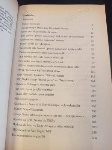 Sivil Örümceğin Ağında (Project Democracy)