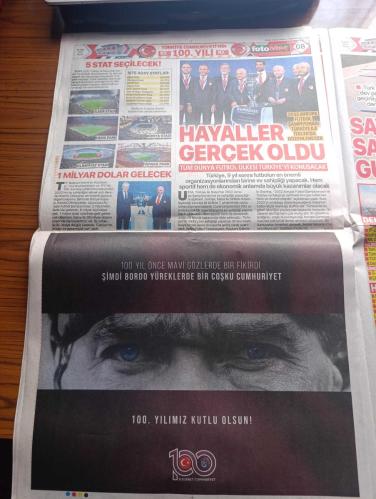 Fotomaç Gazetesi - Turkish Newspaper - 29 Ekim 2023 - Cumhuriyetimizin 100. Yılı kutlu olsun - istiklal'den istikbal'e Mustafa Kemal Atatürk ve Recep Tayyip Erdoğan gençlerle fotoğraf - 29 Ekim 1923 sabahı - 29 Ekim Cumhuriyet Bayramı anlamı ve önemi nedir - 28 Ekim'de Çankaya köşkü'ndeki Akşam yemeğinde İsmet Paşa Fethi Bey Kazım Paşa Kemalettin Sami Paşa Rize mebusu Fuat ve Afyon mebusu Ruşen Eşref bey'i misafir olarak ağlayan Mustafa Kemal Paşa misafirlere Yarın Cumhuriyeti ilan edeceğiz dedi - devrim otomobilinden devrin otomobilinde milli otomobil TOGG üretildi yollara çıktı fotoğraf - Cumhuriyetin 100. Kuruluş yıldönümünde kucaklaşma çağrısı yapan Başkan Recep Tayyip Erdoğan 85 milyon olarak kucaklaşalım dedi Fotoğrafı - MNG şirketler Grubu Türkiye Cumhuriyeti 100 yaşında - hayaller gerçek oldu tüm dünya futbol ülkesi Türkiye'yi konuşacak - savunma sanayinde gurur tablosu - Trabzonspor 100 yıl önce mavi gözlerde bir fikirdi şimdi bordo yüreklerde bir coşku Cumhuriyet-29 Ekim 1923