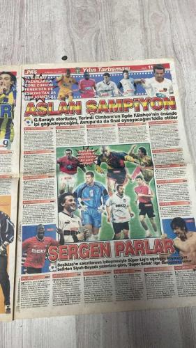 PAS SPOR GAZETESİ - 06 AĞUSTOS 2002 - FENERBAHÇE'DE FLAŞ.. FLAŞ.. OKAN - 2.5 MİLYON DOLAR ÖDENECEK NİHAT İÇİN YANIT BEKLENİYOR - ŞAMPİYON KİM OLACAK - G.SARAY'A HAZIRIM - CHIESA'NIN RAPOR GÜNÜ - ŞİMDİ DE SAMBACI GALATASARAY - GIGGS İDDİASI - LORANT ÇÖZDÜ! - IMPARATOR SAVUNMADA - G.SARAY ANTRENMANI BAYILTICI - KRALLIK NE GÜZELMİŞ - İLK 5 MAÇA DİKKAT! - YÖNETİCİLİK BÖYLE OLUR! - FENER'İ SÖNDÜRÜRÜZ - ZDRAVKOV MEYDAN OKUDU - MARCO İLE 2 YIL DAHA - ŞİMDİ MODA TÜRK HOCA! - SON GAKKOŞ DA SILVA - SAMSUN'DA COŞKUN ŞOKU - YANAL: DAHA İYİ OLACAĞIZ - OKAN - NİHAT - OKAN BURAK - CELALETTİN BİLGİÇ - FATİH TERİM - BAKAN AZİZ YILDIRIM - YILDIRIM - İLHAN - ORTEGA - CHIESA - NEVES - ADRİANO - MARADONA - GIGGS - FERGUSON - ALEX FERGUSON - RAPAIĆ - SELİM YILDIRIM - PASCA - NOUMA - ALI CANSUN - AMARAL - BÜLENT - HASAN - PINTO - SELAHATTİN - MEHMET YILMAZ - ZDRAVKOV - MULTESCUE - MARCO - AYBABA - ERON - BİA - ZİYA DOĞAN - DA SILVA - HAYRETTİN KARAMAZI - COŞKUN - YANAL - DEVRAN - KÜRŞAT - KORAY