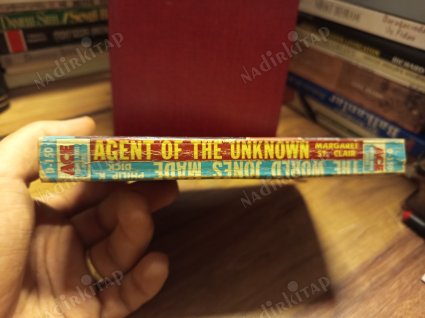 Agent of the Unknown / The World Jones Made (Ace Double Books)