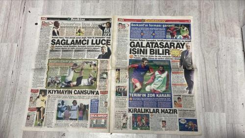 PAS SPOR GAZETESİ - 08 AĞUSTOS 2002 - SOCIEDAD ZAM YAPINCA KANARYA, NİHAT'TAN VAZGEÇTİ  - F.BAHÇE'Yİ KIZDIRDILAR  - REAL SOCIEDAD 7 MİLYON DOLARA ÇIKINCA AZİZ YILDIRIM İSYAN ETTİ VE OKANLAR'DAN BİRİNİN BİTİRİLMESİNİ İSTEDİ  - SARAN ELİ BOŞ DÖNDÜ  - OKAN, YA OKAN!  - CHIESA ASLAN'IN  - ARIA İLE DEVAM  - DÖRT BÜYÜKLER YENİ SEZONDA FORMALARINDA YİNE ARIA REKLAMINI TAŞIYACAKLAR  - KARPİN ATAĞI  - LORANT ÇAMURA BATTI  - M.YILMAZ'IN ZAFER DUASI  - NOUMA'NIN İLACI AHMET!  - NİHAT  - AZİZ YILDIRIM  - OKAN BURUK  - REYES  - OKAN KOÇ  - SİNAN ENGİN  - ARIEL ORTEGA  - SERDAR BİLGİLİ  - ÖZHAN CANAYDIN  - ÖZKAN SÜMER  - VALERİ KARPİN  - LUCESCU  - ENRİCO CHIESA  - TERİM  - FATİH TERİM  - M.YILMAZ  - PASCAL  - AHMET DURSUN  - SERGEN  - ALİ CANSUN  - BERKANT  - CAPONE  - MÜSLİM CAN  - VİCTORİA  - DURO  - FARUK  - ERHAN  - İLHAN  - KENNEDY  - DENİZ  - ŞENOL  - MURAT DUMAN  - DOĞAN  - TATAP  - MAHMUDİ  - MEHMET  - ALİ OSMAN RENKLİBAY  - MİHAT YUVUE  - JOHNSON  - LEVENT  - HASAN ÖZER  - HALİT