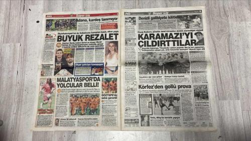 PAS SPOR GAZETESİ - 08 AĞUSTOS 2002 - SOCIEDAD ZAM YAPINCA KANARYA, NİHAT'TAN VAZGEÇTİ  - F.BAHÇE'Yİ KIZDIRDILAR  - REAL SOCIEDAD 7 MİLYON DOLARA ÇIKINCA AZİZ YILDIRIM İSYAN ETTİ VE OKANLAR'DAN BİRİNİN BİTİRİLMESİNİ İSTEDİ  - SARAN ELİ BOŞ DÖNDÜ  - OKAN, YA OKAN!  - CHIESA ASLAN'IN  - ARIA İLE DEVAM  - DÖRT BÜYÜKLER YENİ SEZONDA FORMALARINDA YİNE ARIA REKLAMINI TAŞIYACAKLAR  - KARPİN ATAĞI  - LORANT ÇAMURA BATTI  - M.YILMAZ'IN ZAFER DUASI  - NOUMA'NIN İLACI AHMET!  - NİHAT  - AZİZ YILDIRIM  - OKAN BURUK  - REYES  - OKAN KOÇ  - SİNAN ENGİN  - ARIEL ORTEGA  - SERDAR BİLGİLİ  - ÖZHAN CANAYDIN  - ÖZKAN SÜMER  - VALERİ KARPİN  - LUCESCU  - ENRİCO CHIESA  - TERİM  - FATİH TERİM  - M.YILMAZ  - PASCAL  - AHMET DURSUN  - SERGEN  - ALİ CANSUN  - BERKANT  - CAPONE  - MÜSLİM CAN  - VİCTORİA  - DURO  - FARUK  - ERHAN  - İLHAN  - KENNEDY  - DENİZ  - ŞENOL  - MURAT DUMAN  - DOĞAN  - TATAP  - MAHMUDİ  - MEHMET  - ALİ OSMAN RENKLİBAY  - MİHAT YUVUE  - JOHNSON  - LEVENT  - HASAN ÖZER  - HALİT
