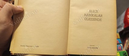 Alice Harikalar Ülkesinde (Ciltli, Şömizli)