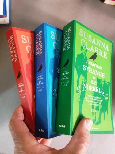 Jonathan Strange ve Bay Norrell 1- 2- 3 / 3 Cilt Takım