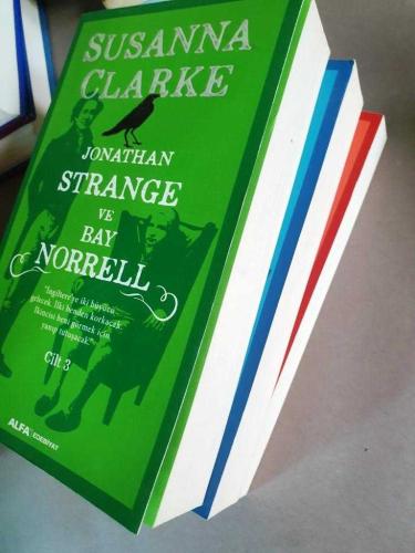 Jonathan Strange ve Bay Norrell 1- 2- 3 / 3 Cilt Takım