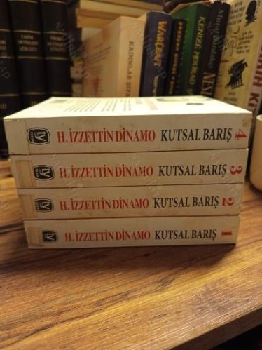 Kutsal Barış - Ulusal Kurtuluş Savaşı Sonrasının Gerçek Hikayesi (4 Cilt Takım)