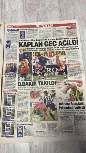 PAS SPOR GAZETESİ - 11 AĞUSTOS 2002 - ORTEGA SYANI - ERKEN KAMPA ÇOK KIZDI - SPOR - HERGÜN BU GAZETEDE - PAS - KARTAL KUSUR KALIR MI - İHTAR - LORANT'A 3 MAÇ SÜRE! - SAMI YEN'DE SOV - SUPER LİG PUAN DURUMU - İKİ DAKİKA BİLE SEVİNEMEDİLER - BURSA'DA GOL SOV - YÖNETİCİLERDEN ÇIKARMA - TAKIMA TAM DESTEK - İLK KEZ RESMEN KARTAL OLDULAR - BÖYLE OYNADILAR - TİMSAH'A KARŞI SÜRPRİZ KADRO - İLHAN'A BÜYÜK SEVİGİ - DUELLO BASLADI - KAHRAMANLARIMIZIN DESTANI - ORTEGA - LUCESCU - SERGEN - İLHAN - AMARAL - RUMEN HOCA - PANCU - CORDOBA - JUNIOR - TÜMER - OKAN - KELEMEN - LORANT - KILICARSLAN - TURGAY DEMİR - SEYVA TURKARSLAN - TOKAT - SİNAN - ENGİN - MICHAEL SCHUMACHER - SCHUMACHER - PASCAL - LLEYTON HEWITT - ZIDANE - CAREW - JASON KIDD - KIDD - EDDIE IRVINE - BÜLENT ATAR - SÜREYYA - TAHŞİN SEZER - FELİPE - EMRE - SAMBACI PINTO - PINTO - FATİH - GONG JAVANES - OSMAN MÜSLİM - HAKKI - SERKAN - TERİM - ÜMİT DAVALA - AYHAN - BATISTA - SUAT - MURAT - CİKAN - L ARCES EU - VITOR BATISTA - AHMET CEYHAN