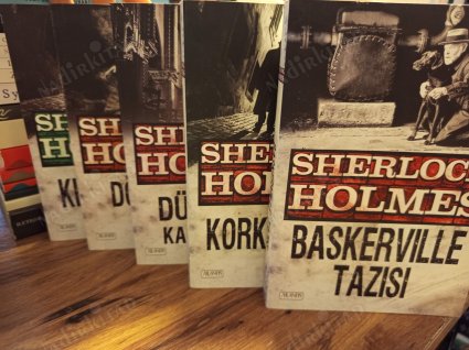 Sherlock Holmes 5 Kitap Takım (Baskerville Tazısı / Korku Vadisi / Düğünden Kaçan Gelin / Dörtlerin Yemini / Kızıl Dosya)
