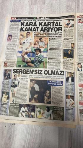 PAS SPOR GAZETESİ - 12 AĞUSTOS 2002 - PRENSES SUREYYA' 1500 METREDE AVRUPA ŞAMPİYONU OLDU - ATLETİZMDE BİR İLKE İMZA ATAN SÜPER KIZIMIZ SPOR TARİHİNE ADINI YAZDIRDI - GURUR TABLOSU - G.SARAY'IN DA, İMPARATOR'UN DA DÖNÜŞÜ MUHTEŞEM OLDU - ASLAN GİBİ DÖNDÜ - BERABERLİKLER HAFTASINDA, TERİM'İN TAKIMI ZİRVEYE OTURDU - DİGER MAÇLAR - SÜPER LİG PUAN DURUMU - İMPARATOR FARKI - ASLAN'IN PRESİ SAMSUN'U YIKTI - MAÇIN HEMEN BAŞINDA RAKİBİ SERT PRESİYLE BOĞAN SARI-KIRMIZILILAR SAMSUNSPOR'U 15 DAKİKADA ÇÖZDÜLER - CIM-BOM HAZIR GİBİ - TERİM İLE LİGE SÜPER GİREN CİM-BOM, HAFTANIN EN FARKLI GALİBİYETİNDI ALDI - G.SARAY ÇOK FARKLI - SUREYYA - TERİM - ÜMİT KARAN - SİNAN - FELİPE - ARİF - YÜKSEL AYTUG - ÖZER ŞENDIR - SAİM ALTUNTERİM - SERCAN GÖRGÜLÜ - TÜRKAY - RAMBO - SOUNESS - ERSOY - BALİC - FATİH TERİM - ERGÜN - HASAN ŞAŞ - SÜREYYA AYHAN - SZABO - LINDSAY DAVENPORT - ÖNTÜ - CUPER - RONALDO - RIVALDO - LUIS FIGO - FUAT YAMAN - ÇELİK - ONAKAN - MERT CHAKAN - KANAN KORKMAZ - KARMAN - ALTAY