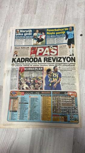 PAS SPOR GAZETESİ - 12 AĞUSTOS 2002 - PRENSES SUREYYA' 1500 METREDE AVRUPA ŞAMPİYONU OLDU - ATLETİZMDE BİR İLKE İMZA ATAN SÜPER KIZIMIZ SPOR TARİHİNE ADINI YAZDIRDI - GURUR TABLOSU - G.SARAY'IN DA, İMPARATOR'UN DA DÖNÜŞÜ MUHTEŞEM OLDU - ASLAN GİBİ DÖNDÜ - BERABERLİKLER HAFTASINDA, TERİM'İN TAKIMI ZİRVEYE OTURDU - DİGER MAÇLAR - SÜPER LİG PUAN DURUMU - İMPARATOR FARKI - ASLAN'IN PRESİ SAMSUN'U YIKTI - MAÇIN HEMEN BAŞINDA RAKİBİ SERT PRESİYLE BOĞAN SARI-KIRMIZILILAR SAMSUNSPOR'U 15 DAKİKADA ÇÖZDÜLER - CIM-BOM HAZIR GİBİ - TERİM İLE LİGE SÜPER GİREN CİM-BOM, HAFTANIN EN FARKLI GALİBİYETİNDI ALDI - G.SARAY ÇOK FARKLI - SUREYYA - TERİM - ÜMİT KARAN - SİNAN - FELİPE - ARİF - YÜKSEL AYTUG - ÖZER ŞENDIR - SAİM ALTUNTERİM - SERCAN GÖRGÜLÜ - TÜRKAY - RAMBO - SOUNESS - ERSOY - BALİC - FATİH TERİM - ERGÜN - HASAN ŞAŞ - SÜREYYA AYHAN - SZABO - LINDSAY DAVENPORT - ÖNTÜ - CUPER - RONALDO - RIVALDO - LUIS FIGO - FUAT YAMAN - ÇELİK - ONAKAN - MERT CHAKAN - KANAN KORKMAZ - KARMAN - ALTAY