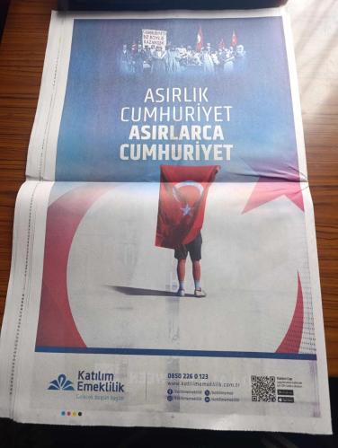 Yeni Şafak Pazar Gazetesi - Turkish Newspaper - 29 Ekim 2023 - Cumhuriyet 100 yaşında Atatürk fotoğrafı - Kazım karabekir'in kızı Timsal Karabekir hep birlikte bu vatana sahip çıkalım Fotoğrafı röportaj - Milli mücadele'de Türk kadını erkeğinin yanındaydı - Bir asır önce peygamber ocağında ne pişerdi - İstiklal Marşı Türk milletinin anayasasıdır - Atatürk'ü 2 sergi ile anıyoruz - Atatürk 1937 yılında düzenlenen 2. Türk Tarih kongresinde Hasan Rıza Soyak ve Şükrü Saraçoğlu ve beraberindekilerle alacahöyük kazlarından çıkarılan tarihi eserleri inceliyor Fotoğrafı - Orhan Halit Sobay Atatürk'ü karşılamak için tren garına koşardık - Hacı Bayram camii'nde Kazım karabekir'in naaşını 12 kişi kaldırdık - cumhuriyetin ilanı Batı medyasında karşılık bulmamış - Selçuklu motiflerinden Milli mücadele dönemine - Madame Tussauds müzesinin ülkemizdeki ilk örneği Yılmaz Büyükerşen balmumu heykel müzesi'nde Atatürk heykeli fotoğraf - Rami kütüphanesi 100 yılın en iyi projelerinden - 29 Ekim 1923