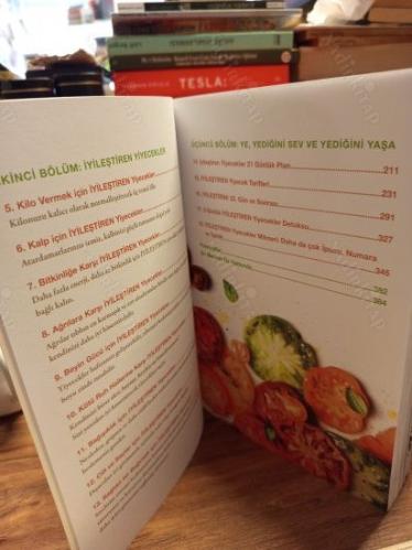 İyileştiren Yiyecekler - Yağa Karşı Savaşmak, Yaşlanmaya Meydan Okumak ve Sağlıklı Beslenmek İçin Süper Yiyecekler