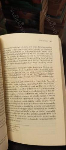 Geleceğin Fiziği - 2100 Yılına Kadar Bilim İnsanlığın Kaderini ve Günlük Yaşamımızı Nasıl Şekillendirecek?